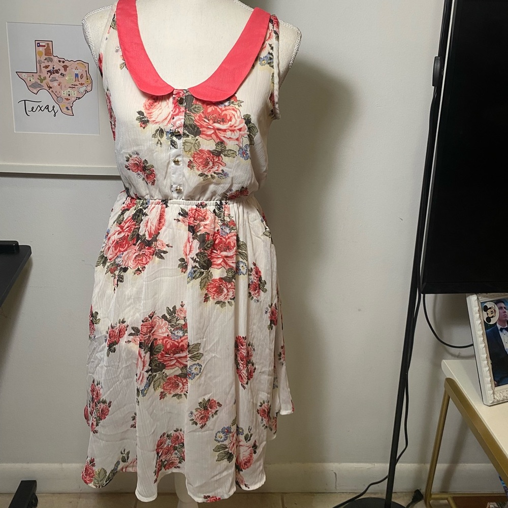 Xhilaration floral dress in size Small